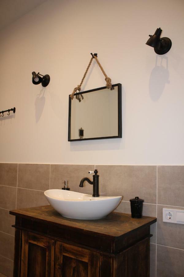 Simple & Elegant Apartment Liepaja Luaran gambar